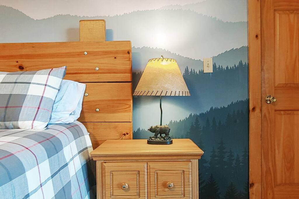 Four Private Suites - Hot Tub - Arcade - Fast Wi-Fi - One Minute To Parkway Fun Pigeon Forge Esterno foto