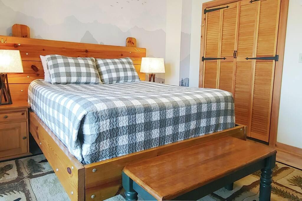 Four Private Suites - Hot Tub - Arcade - Fast Wi-Fi - One Minute To Parkway Fun Pigeon Forge Esterno foto